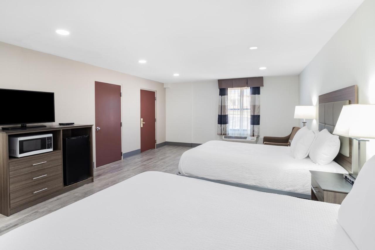Ramada By Wyndham Hendersonville Luaran gambar
