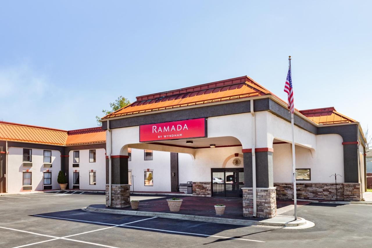 Ramada By Wyndham Hendersonville Luaran gambar